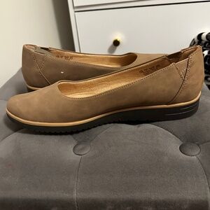 SOUL NATURALIZER Women's Idea Ballet Flat